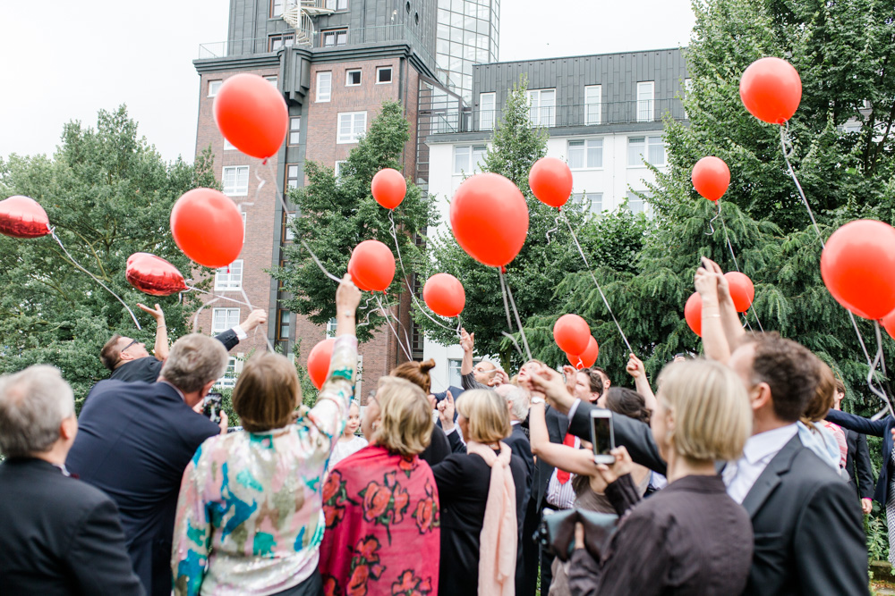 Hochzeitsfotograf in der St. Gertrud-Kirche in Barmbek und Hotel Hafen Hamburg
